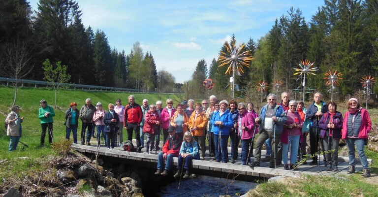Wanderauftakt mit einer Frühlingsnachmittagstour durch eine erwachende Natur in Nähe Bodenamis