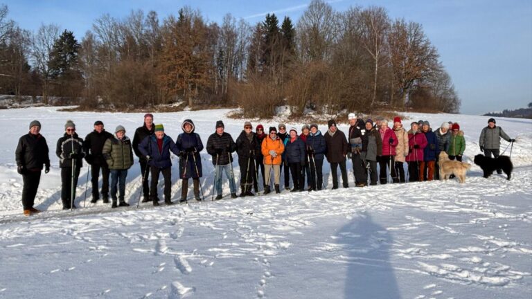 Eisige Dreikönigswanderung beim Wald-Verein